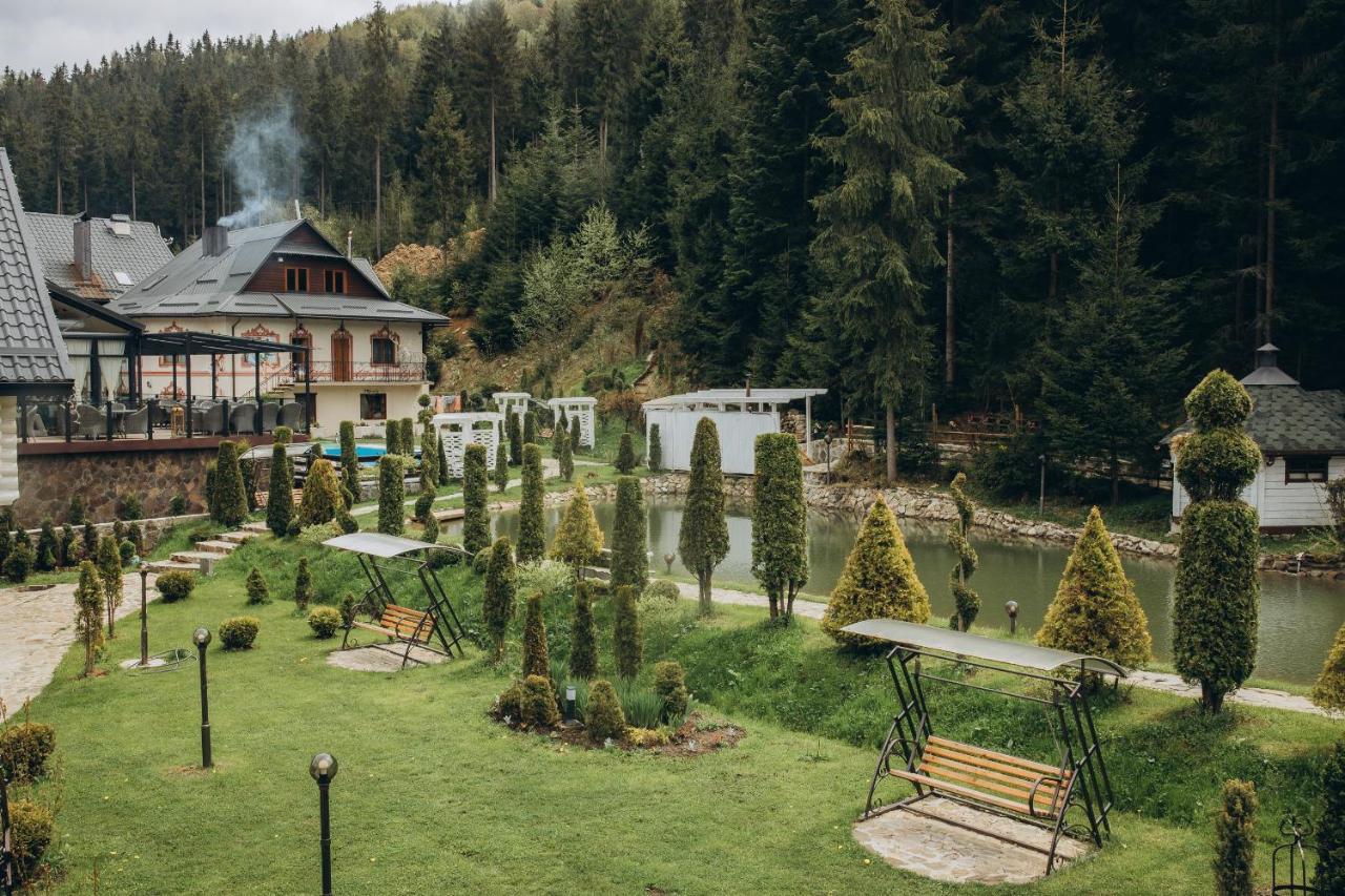 Hotel Vedmezhyi Dvir Bukovel Exterior photo